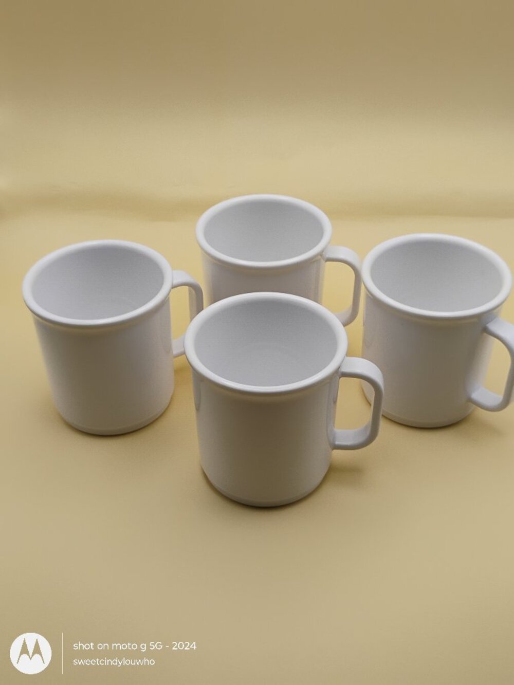 set of 4 vtg white melamine plastic Rubbermaid 3813 stacking coffee mugs 1990s